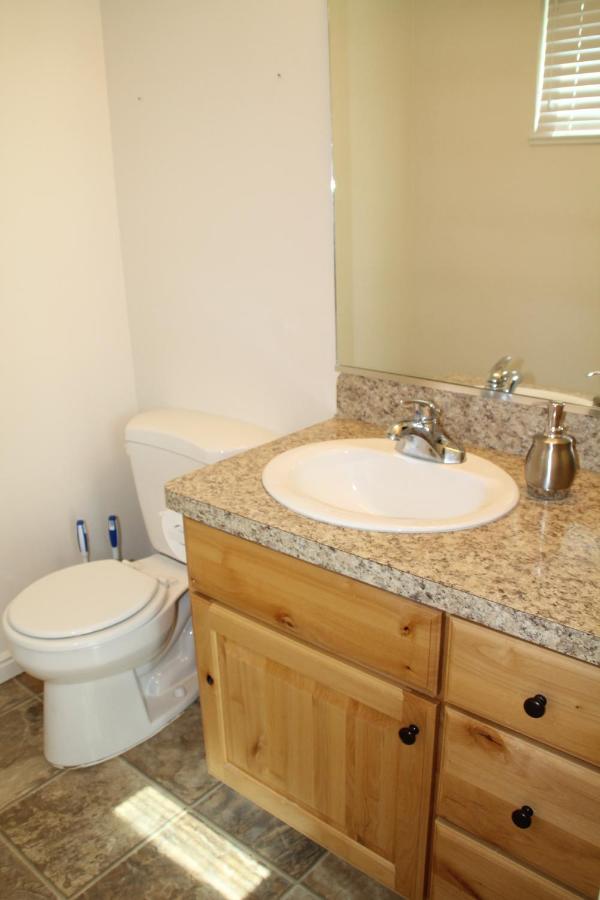 3 Queen Beds, 1 Twin Bed, 2 Rooms, 1 And A Half Bath, Self Check-In, Flexcation Equipped Idaho Falls Exteriör bild