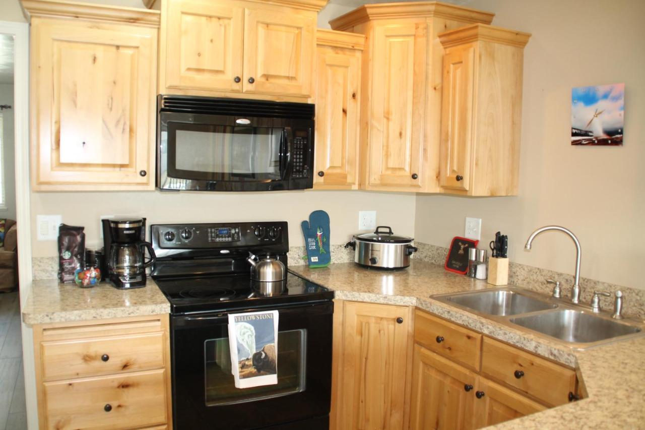 3 Queen Beds, 1 Twin Bed, 2 Rooms, 1 And A Half Bath, Self Check-In, Flexcation Equipped Idaho Falls Exteriör bild