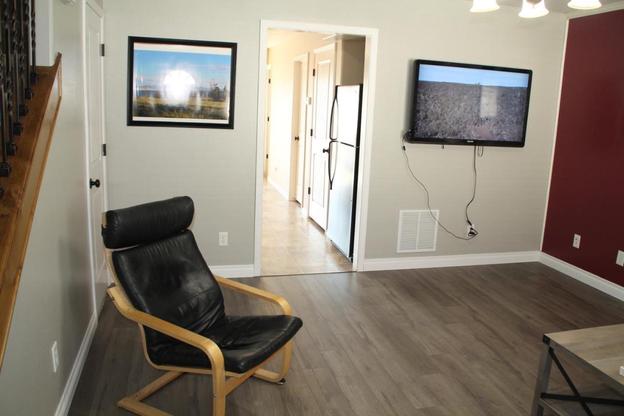 3 Queen Beds, 1 Twin Bed, 2 Rooms, 1 And A Half Bath, Self Check-In, Flexcation Equipped Idaho Falls Exteriör bild