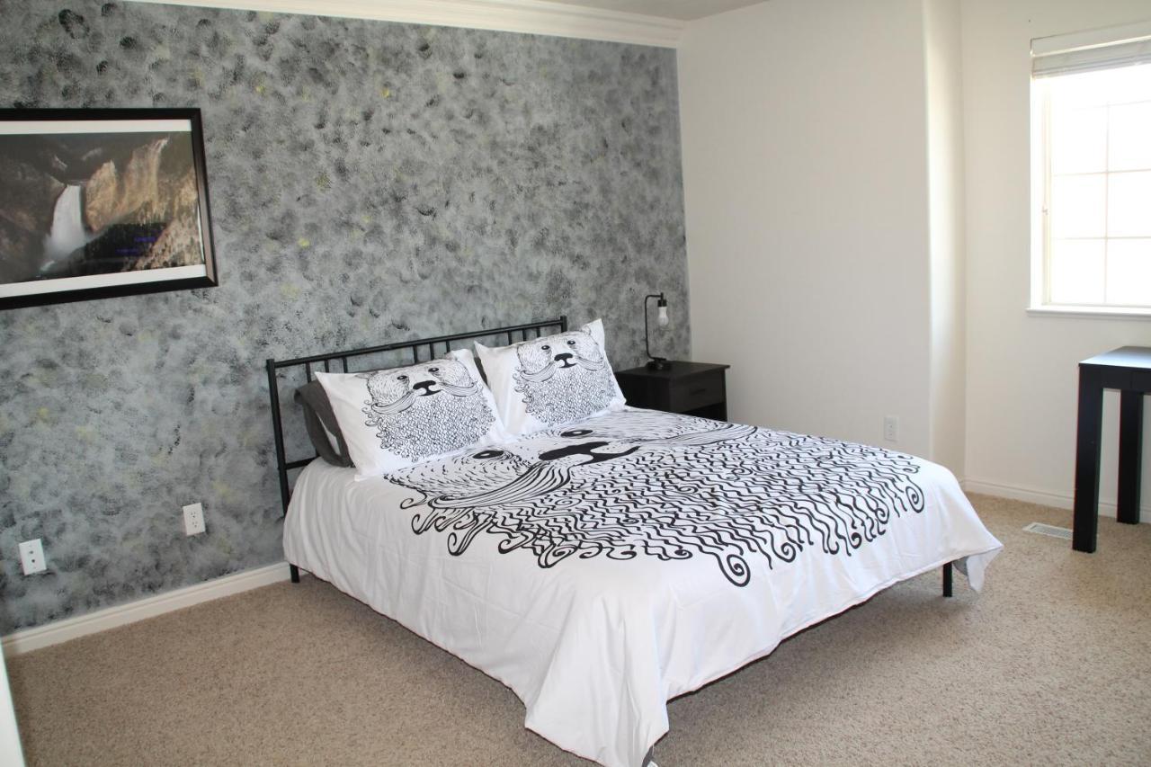 3 Queen Beds, 1 Twin Bed, 2 Rooms, 1 And A Half Bath, Self Check-In, Flexcation Equipped Idaho Falls Exteriör bild