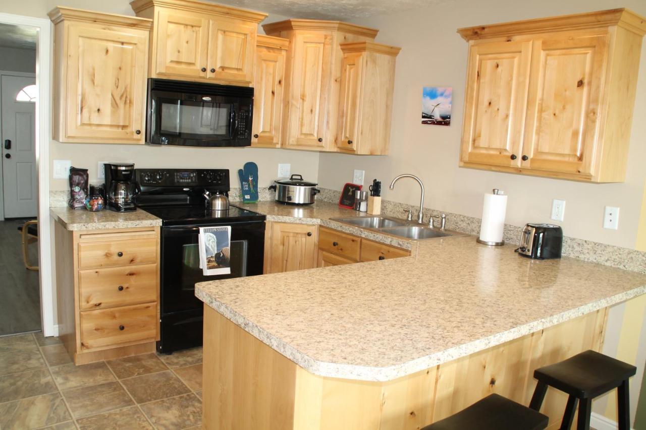 3 Queen Beds, 1 Twin Bed, 2 Rooms, 1 And A Half Bath, Self Check-In, Flexcation Equipped Idaho Falls Exteriör bild