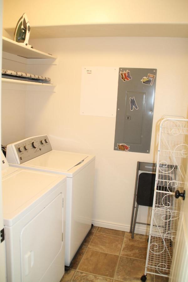 3 Queen Beds, 1 Twin Bed, 2 Rooms, 1 And A Half Bath, Self Check-In, Flexcation Equipped Idaho Falls Exteriör bild