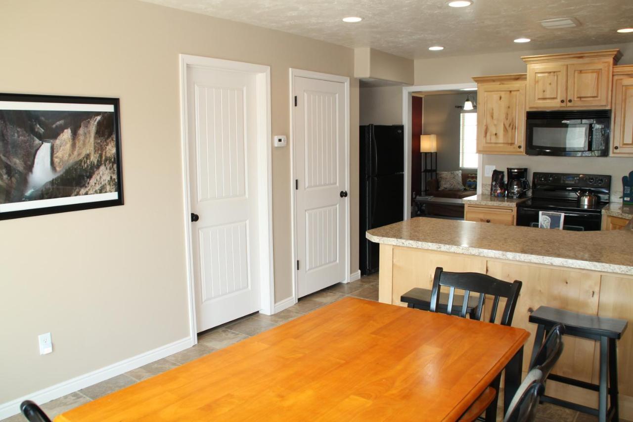 3 Queen Beds, 1 Twin Bed, 2 Rooms, 1 And A Half Bath, Self Check-In, Flexcation Equipped Idaho Falls Exteriör bild