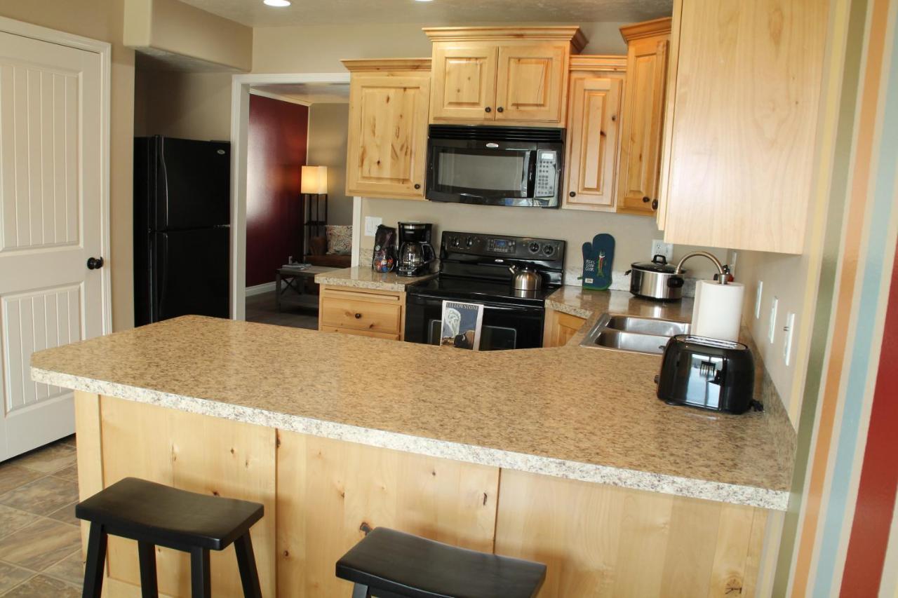 3 Queen Beds, 1 Twin Bed, 2 Rooms, 1 And A Half Bath, Self Check-In, Flexcation Equipped Idaho Falls Exteriör bild